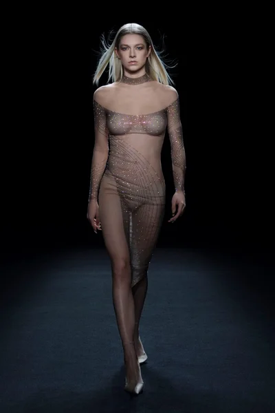 Look 17